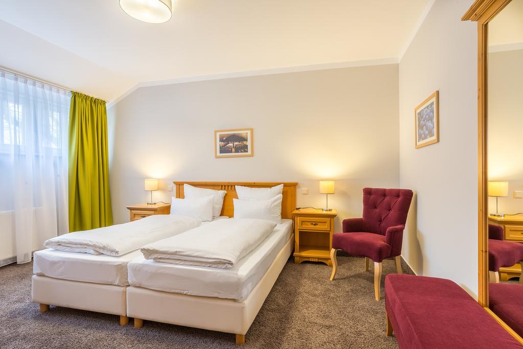 Hotel Annaberg Бад-Дюркхайм Экстерьер фото