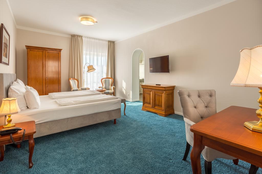 Hotel Annaberg Бад-Дюркхайм Экстерьер фото