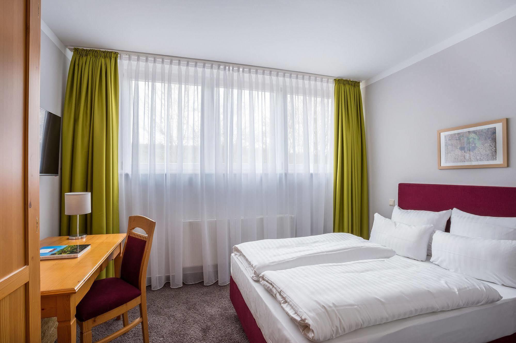 Hotel Annaberg Бад-Дюркхайм Экстерьер фото